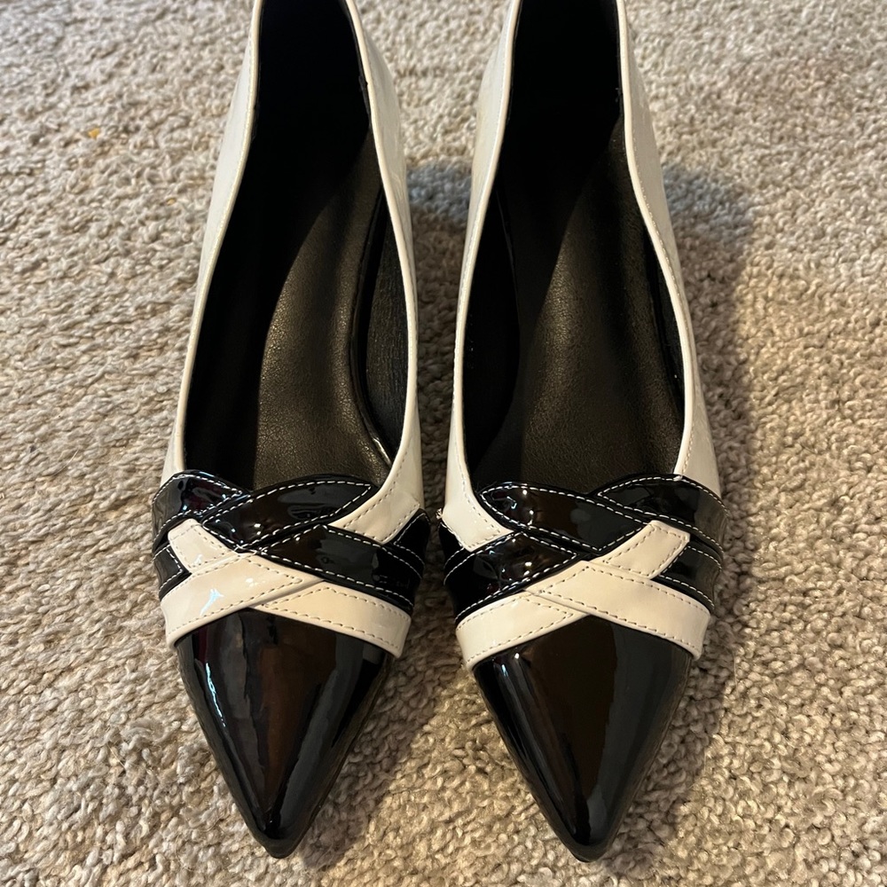 Elegant Black and Cream Patent Women's Shoes Size 40